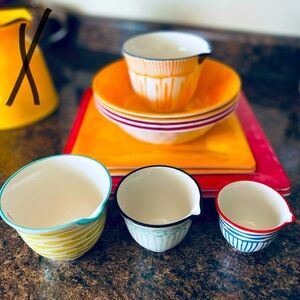 Plate -measuring cup & bowls Set